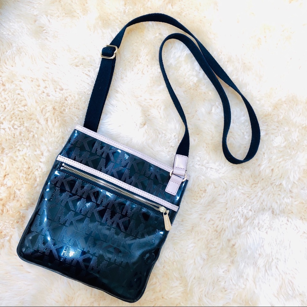 Michael Kors black patent leather cross body crossbody bag handbag